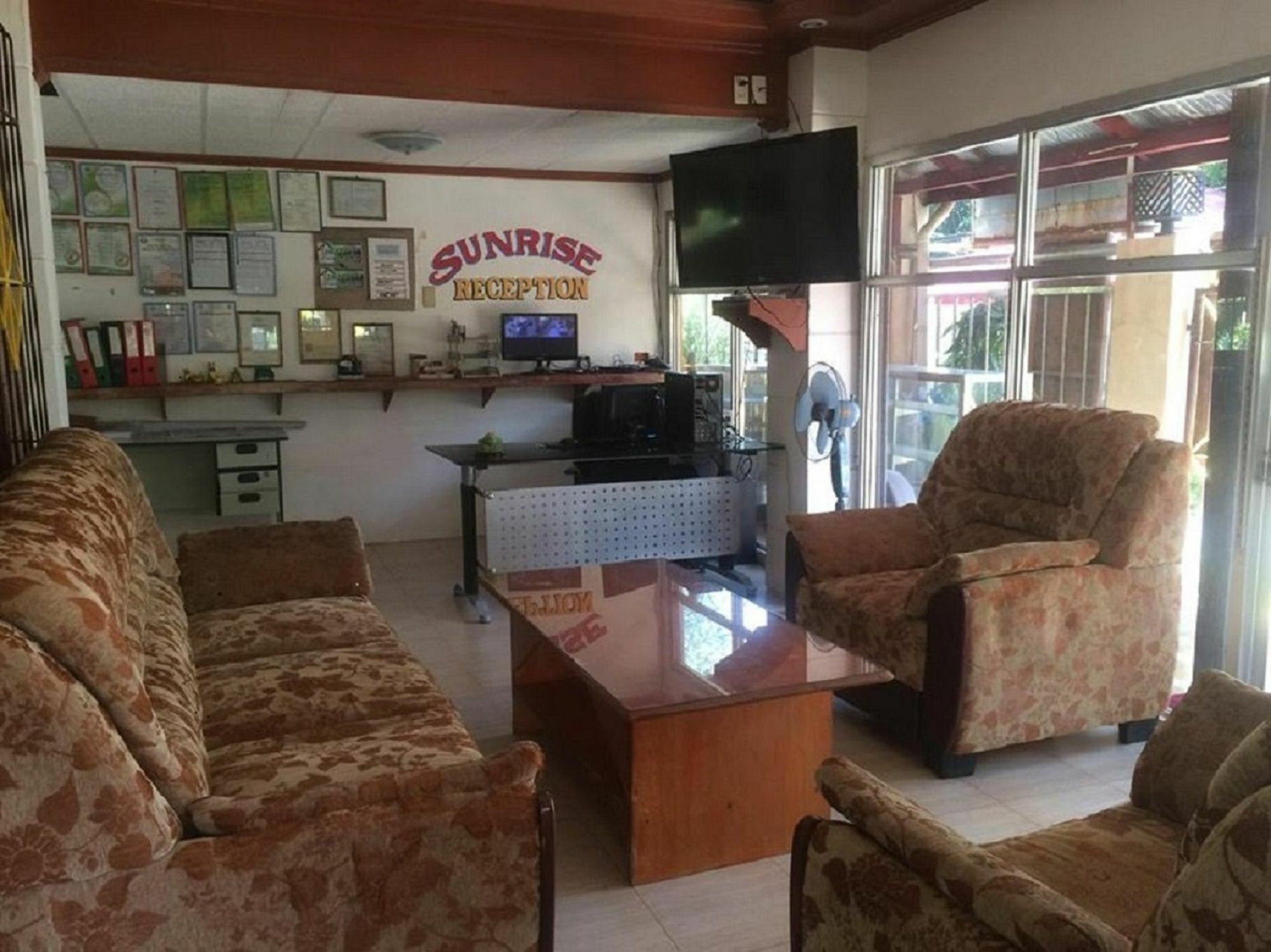 Sunrise Apartelle اولونجابو المظهر الخارجي الصورة