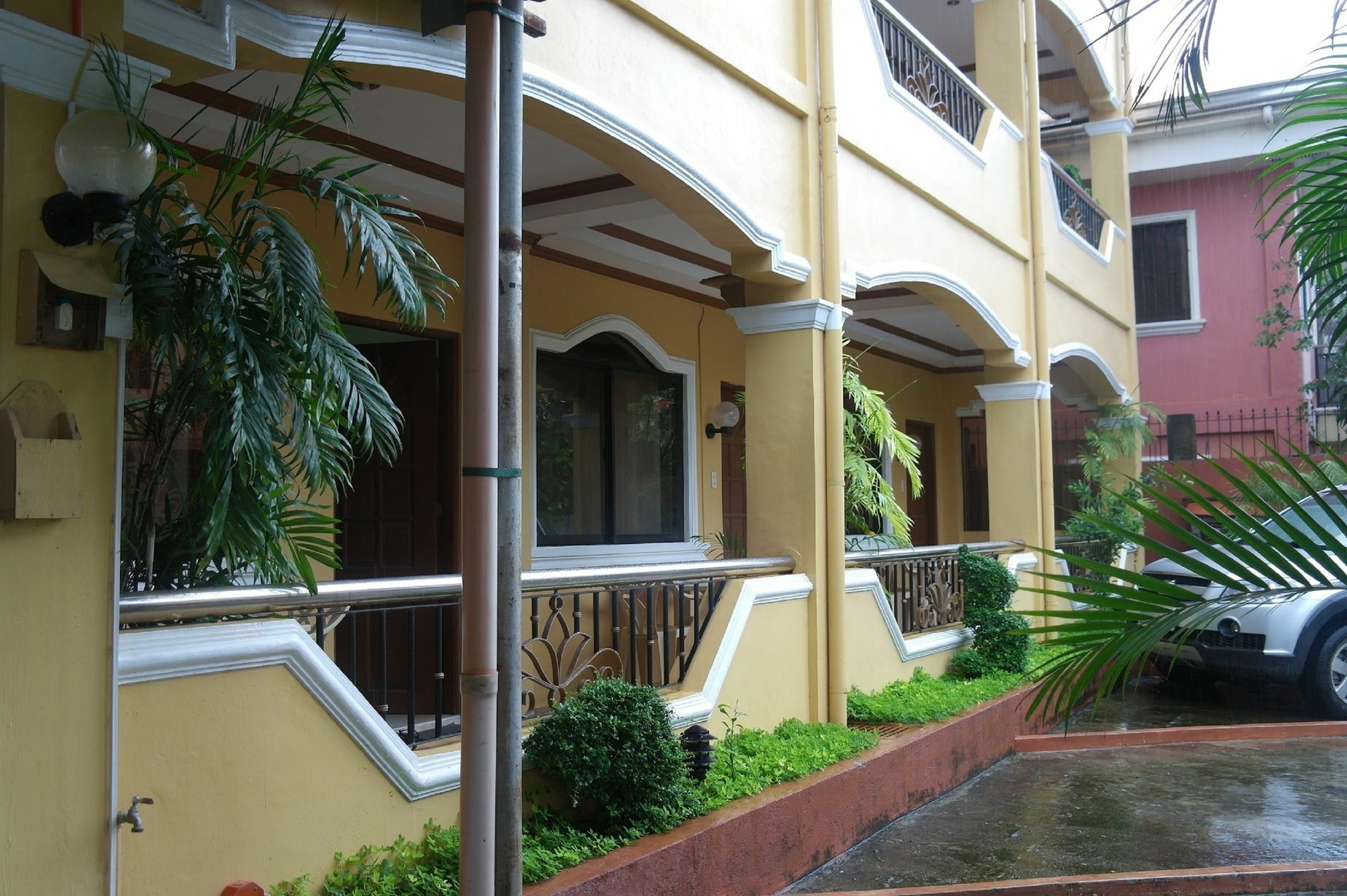 Sunrise Apartelle اولونجابو المظهر الخارجي الصورة